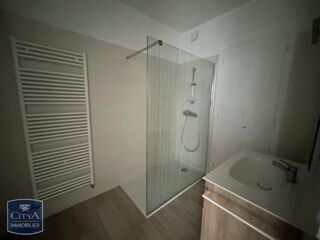  Appartement à louer 4 pièces 102 m²
