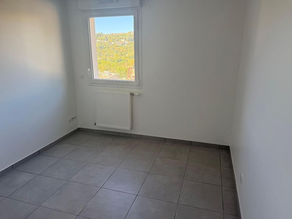 location Appartement - 3 pièce(s) - 82 m² Ucel (07200)