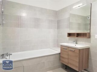  Appartement à louer 3 pièces 56 m²