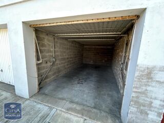  Parking / Garage à louer 15 m²
