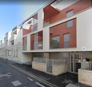  Parking / Garage à louer 