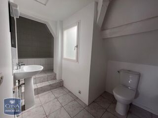  Appartement à louer 2 pièces 62 m²