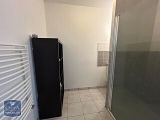  Appartement à louer 3 pièces 56 m²