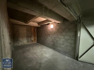  Parking / Garage à louer 