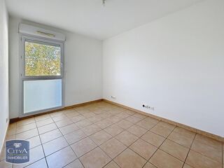  Appartement à louer 3 pièces 75 m²