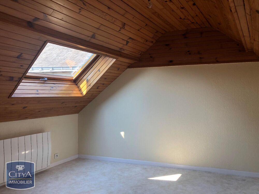 APPARTEMENT T2 - RIVE GAUCHE En location : dans la ville....