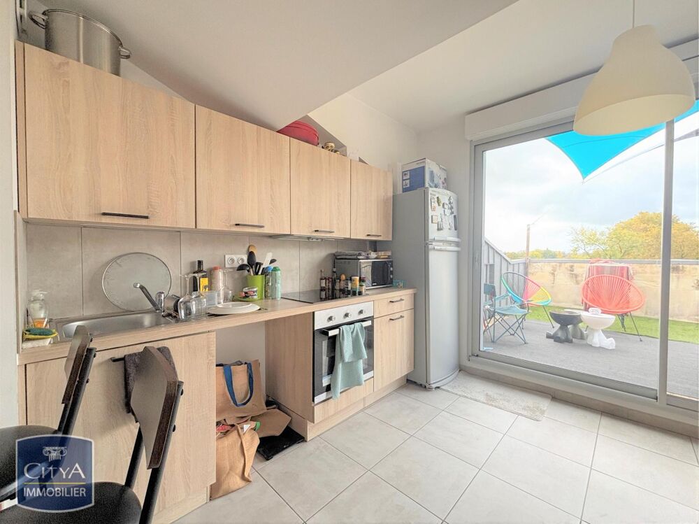 location Appartement - 3 pièce(s) - 73 m² Coutras (33230)