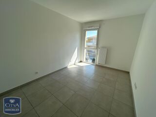  Appartement à louer 4 pièces 76 m²