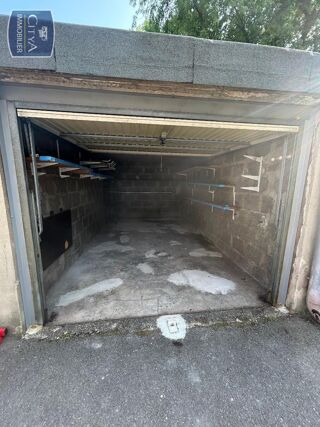  Parking / Garage à louer 
