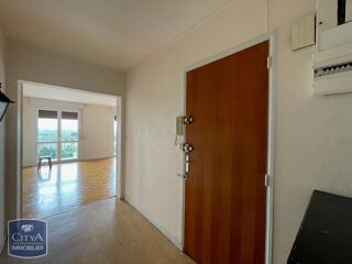  Appartement à louer 3 pièces 75 m²