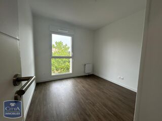  Appartement à louer 4 pièces 84 m²