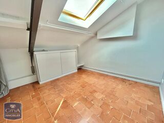  Appartement à louer 5 pièces 74 m²