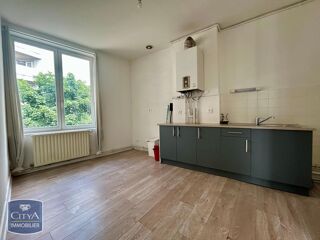  Appartement à louer 4 pièces 64 m²