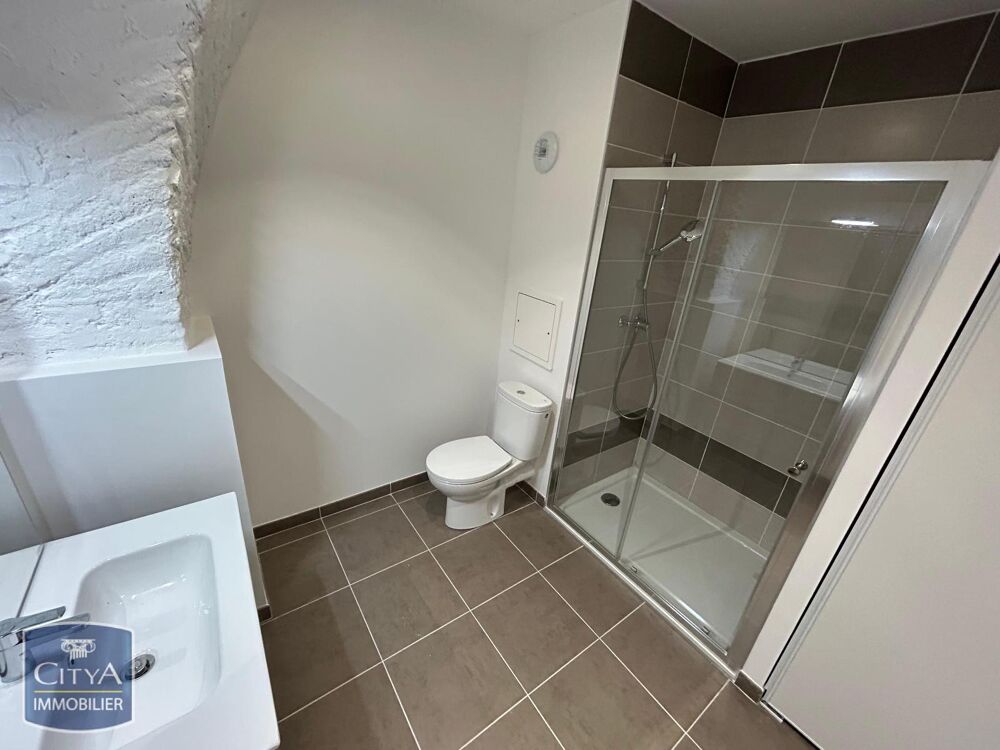 À LOUER : Appartement rénové T1 situé à Douai, dans le c....