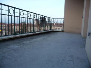  Appartement à louer 4 pièces 90 m²
