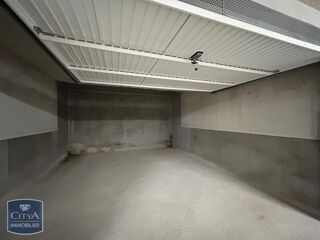  Parking / Garage à louer 21 m²