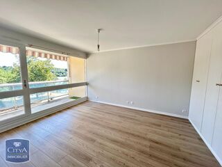  Appartement à louer 2 pièces 44 m²