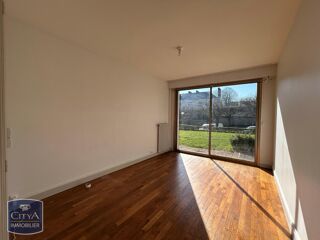  Appartement à louer 2 pièces 63 m²