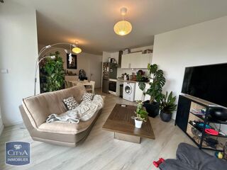 Appartement à louer 4 pièces 77 m²