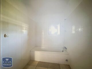  Appartement à louer 3 pièces 102 m²