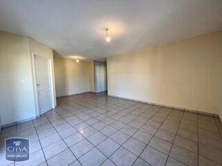  Appartement à louer 4 pièces 86 m²