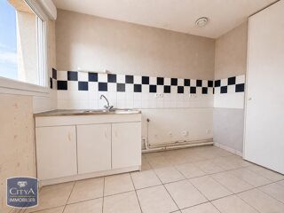  Appartement à louer 4 pièces 82 m²