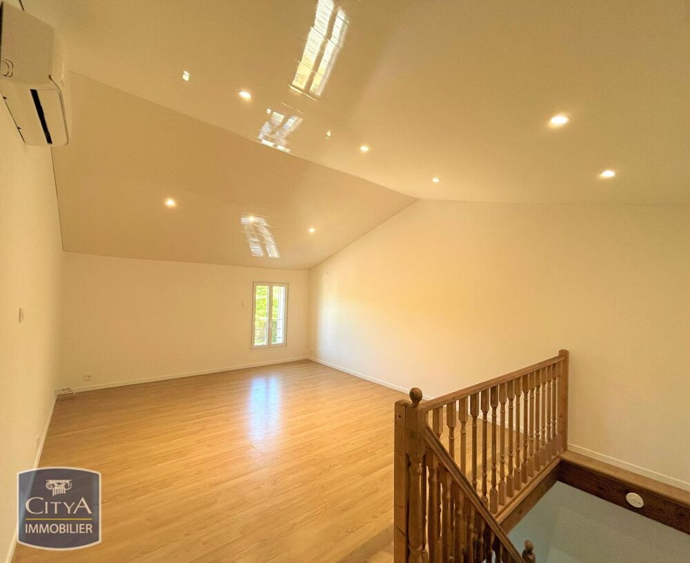 location Appartement - 2 pièce(s) - 63 m² Montagne (33570)