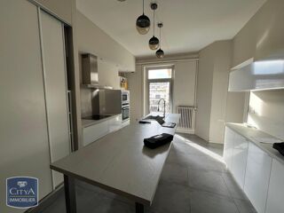  Appartement à louer 6 pièces 210 m² Clermont-ferrand