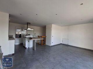  Appartement à louer 5 pièces 116 m²