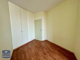  Appartement à louer 4 pièces 74 m²