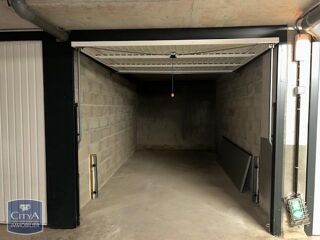  Parking / Garage � louer 
