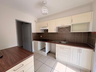  Appartement à louer 3 pièces 73 m²
