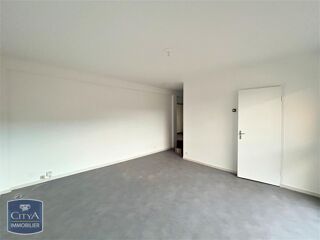  Appartement à louer 1 pièce 28 m²