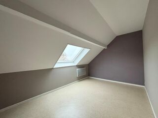  Appartement à louer 5 pièces 90 m²