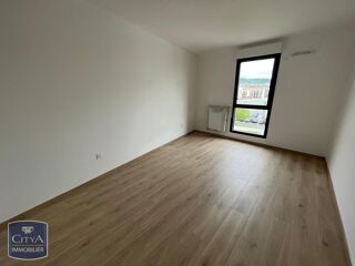 Appartement à louer 3 pièces 65 m²