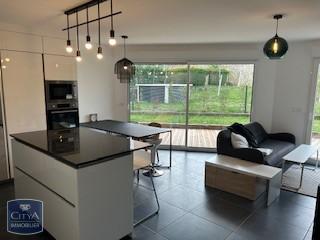  Appartement à louer 4 pièces 81 m²