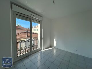  Appartement à louer 2 pièces 45 m²