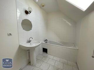  Appartement à louer 3 pièces 77 m²