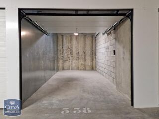  Parking / Garage � louer 