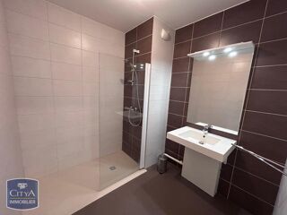  Appartement à louer 3 pièces 71 m²