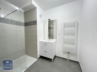  Appartement à louer 3 pièces 64 m²