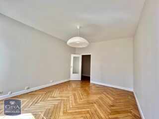  Appartement à louer 3 pièces 83 m²