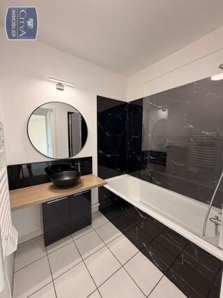  Appartement à louer 2 pièces 55 m²