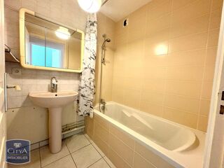  Appartement à louer 3 pièces 73 m²