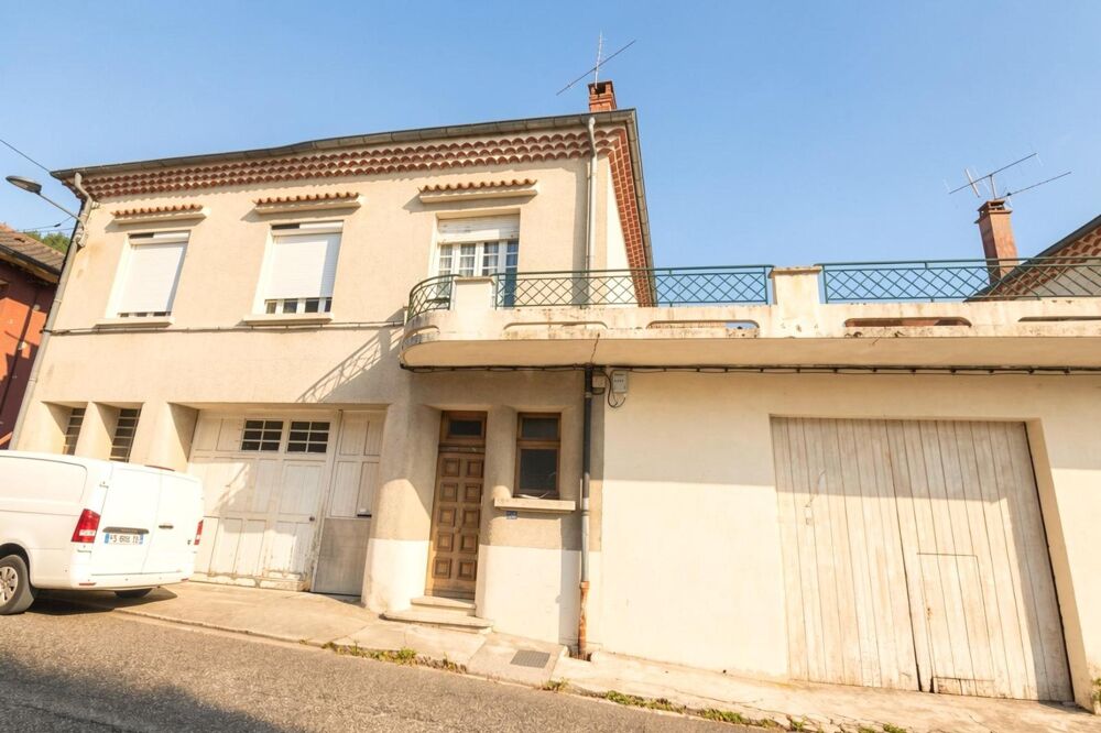 Immeuble / Maison de ville avec ateliers, garages, burea....