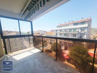  Appartement à louer 3 pièces 64 m²