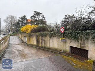  Parking / Garage � louer 