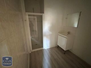  Appartement à louer 3 pièces 75 m²