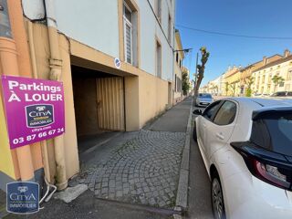  Parking / Garage à louer 