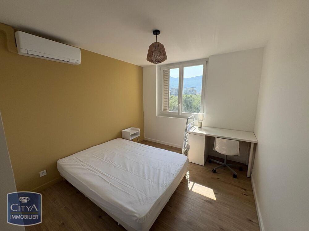 À LOUER : Appartement T4 à Grenoble, situé dans un quart....